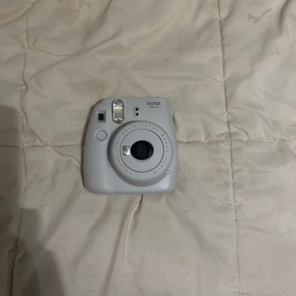 polaroid camera - Picture 2 of 2